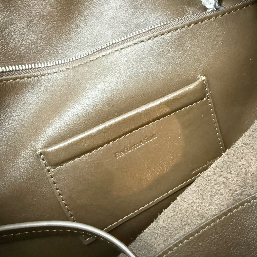 Reformation - The Medium Vittoria Tote Bag - Truffle - Picture 5 of 5